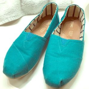 TOMS -turquoise-excellent condition